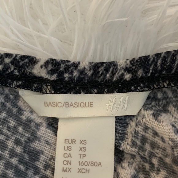 H&M Grey & White Snake Print Flowy Tank Top - Picture 7 of 8